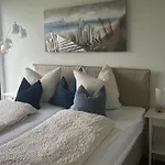 Marienleuchte - Beltblick 1 - Erste Reihe Meerblick, 2 Schlafzimmer, Garten *
